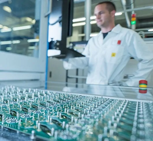 Iftest Mitarbeiter an der Arbeit